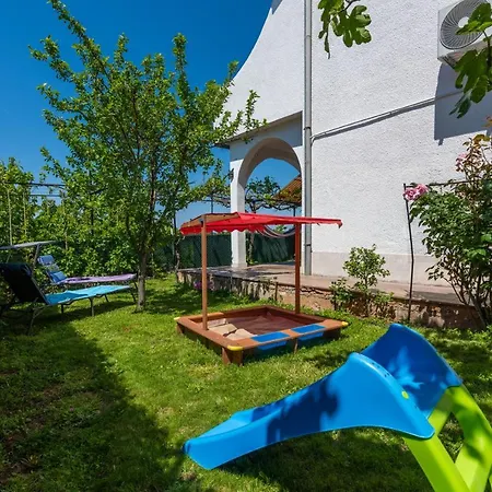 Sabina 2, Apartment *