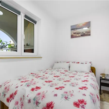 Sabina 2, Apartment *